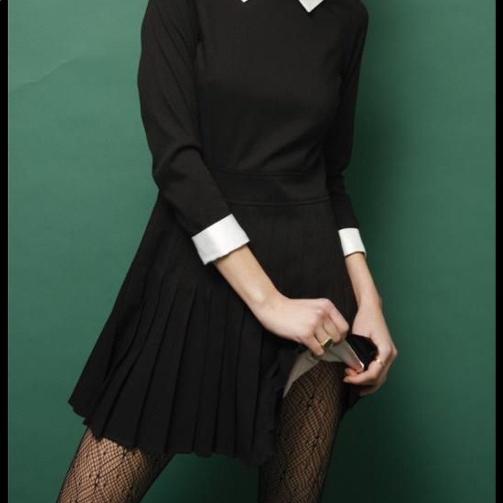 L’ecole des femmes size 6 pleated  blk mini dress